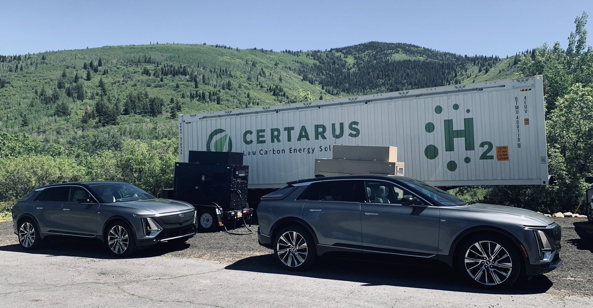 LilyMaslia's tweet photo. GM’s HYDROTEC mobile power generation set up. Perfect for drive events so we can charge our fleet on site with our own zero emissions proprietary fuel cell tech 😎 https://t.co/Ra4RUm3oWP