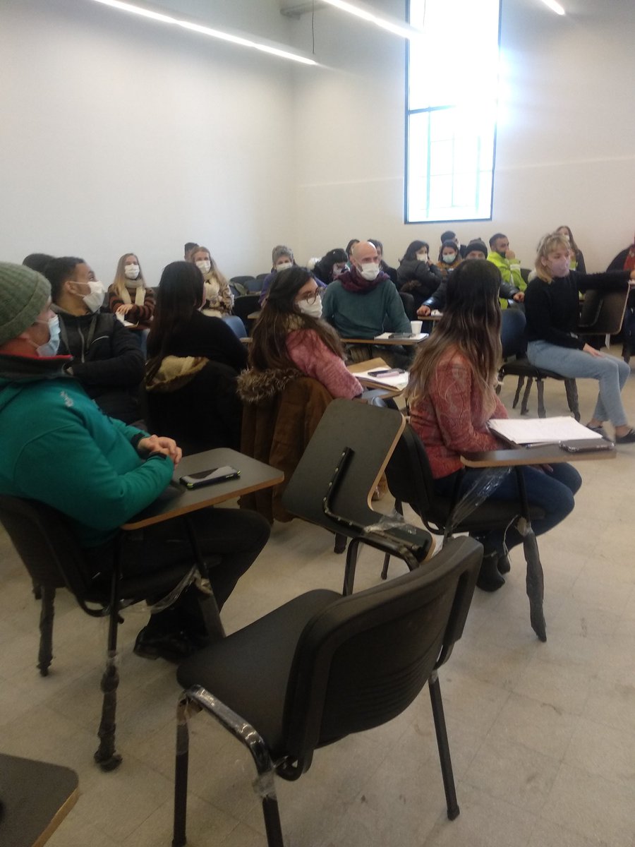 EmergenciasB's tweet photo. 👉 De la apertura participaron los Directores de las distintas instituciones y más de 50 compañeros/as que trabajan en los organismos del interpredio en salud de El Dique.

📝El espacio de capacitación y reflexión está a cargo del Equipo de Violencias de RSXI. https://t.co/458BTTA6T6