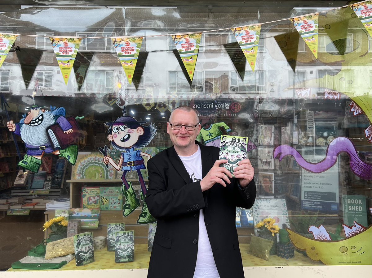 FarshoreBooks's tweet photo. We had a monstrously good day with @ianmmark introducing #MonsterHuntingforBeginners to schools with @gxbooks and @CWBookshop. And look at @ghibault’s artwork in that window display 😍 https://t.co/vzmNNJXQ7d