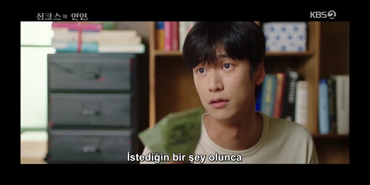 gug_oegeojuja's tweet photo. Üçkağıtçıya bak hele 😅😅adamın verdiği parayı ona veriyor orda kalmak için🤣🤣
#JinxedAtFirst
#징크스의연인
#JinxsLover
#JinxedAtFirstEp2
#SEOHYUN
#NaInWoo https://t.co/6w4F3BE6Bt