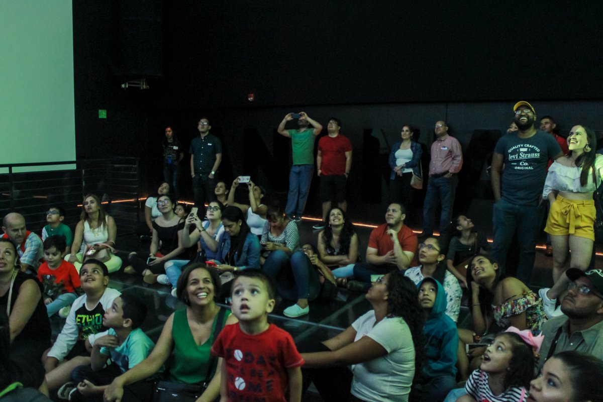 biomuseo's tweet photo. #TBT de nuestra última Noche en el Biomuseo en el 2019!!! 

¿Están listos para una nueva edición de Noche en el
Biomuseo? Pronto les tenemos noticias, atentos a nuestras redes. 🪸🌚🐟 https://t.co/es1HQz2Jrg