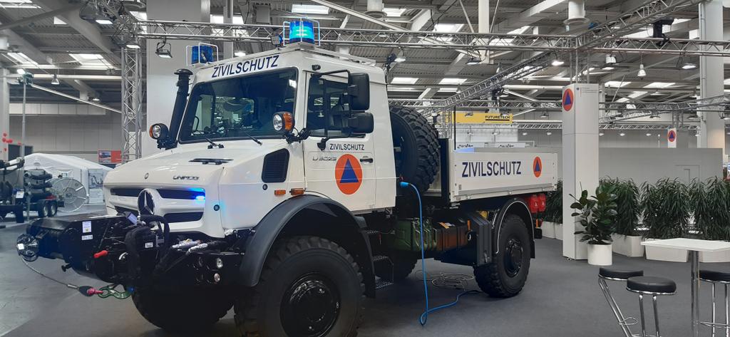 dupain_thorsten's tweet photo. Ein toller Tag auf der @Interschutz112 in Hannover geht zu Ende ,viele tolle Eindrücke nehme ich mit nach Hause 👨🏼‍🚒.
#thw #bbkbund #Katastrophenschutz #Zivilschutz #cbrn #hazmat #Ehrenamt https://t.co/9Y8okilhVd
