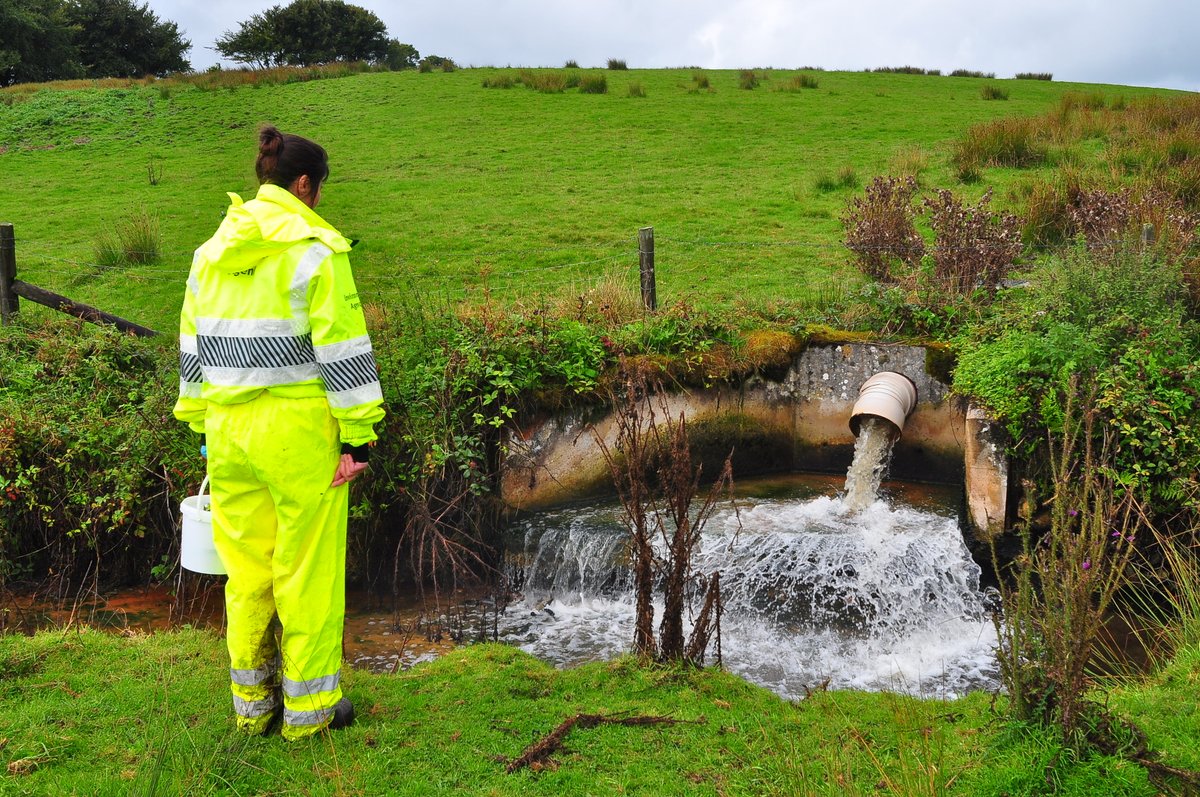 EnvAgency's tweet photo. A £1.5m fine has been issued to Dairy Crest.

Our successful prosecution has led to guilty charges for 21 offences, including leaks of part-treated effluent, biocide pollution which killed thousands of fish, and foul odours that blighted residents.

📰 https://t.co/I5MuO9g9y1 https://t.co/v0aUZsdePM