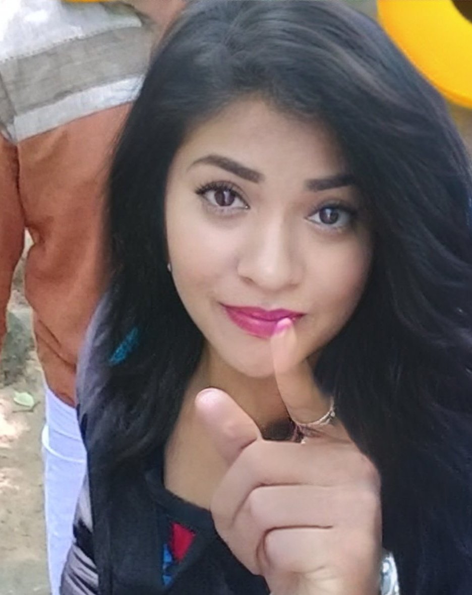 42Amour's tweet photo. பல உலக அழகிகளையும், 👸
பிரபஞ்ச அழகிகளையும்😍👸 அடையாளம் காட்டிய 😍😍
Face Appக்கு நன்றி🙏🙏
Love you all 😍😍😘😘
#Face_App https://t.co/mlPUnZGmqA