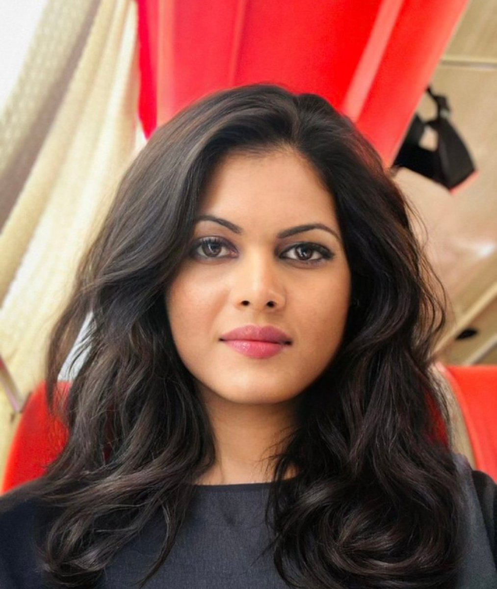 42Amour's tweet photo. பல உலக அழகிகளையும், 👸
பிரபஞ்ச அழகிகளையும்😍👸 அடையாளம் காட்டிய 😍😍
Face Appக்கு நன்றி🙏🙏
Love you all 😍😍😘😘
#Face_App https://t.co/mlPUnZGmqA