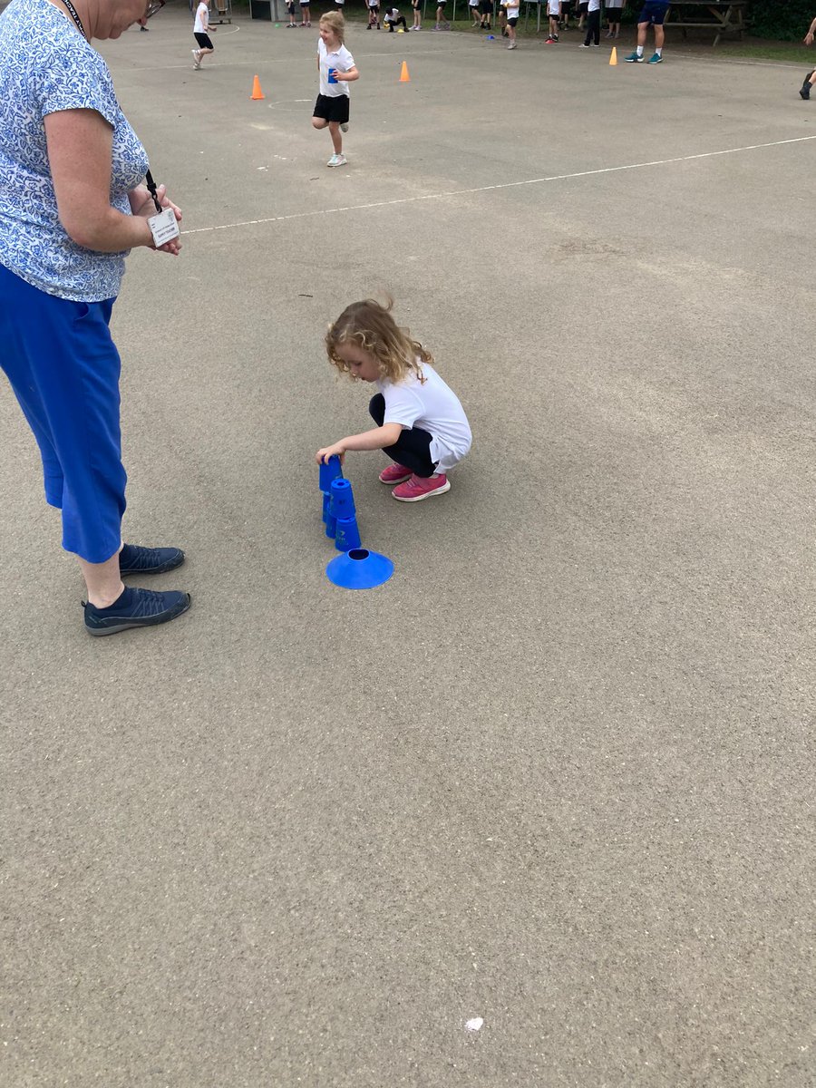 Mrs Knight tweet media
