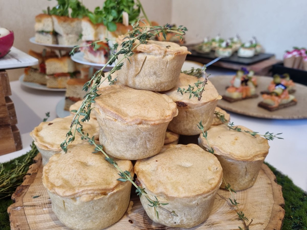 Devon_Wright tweet media