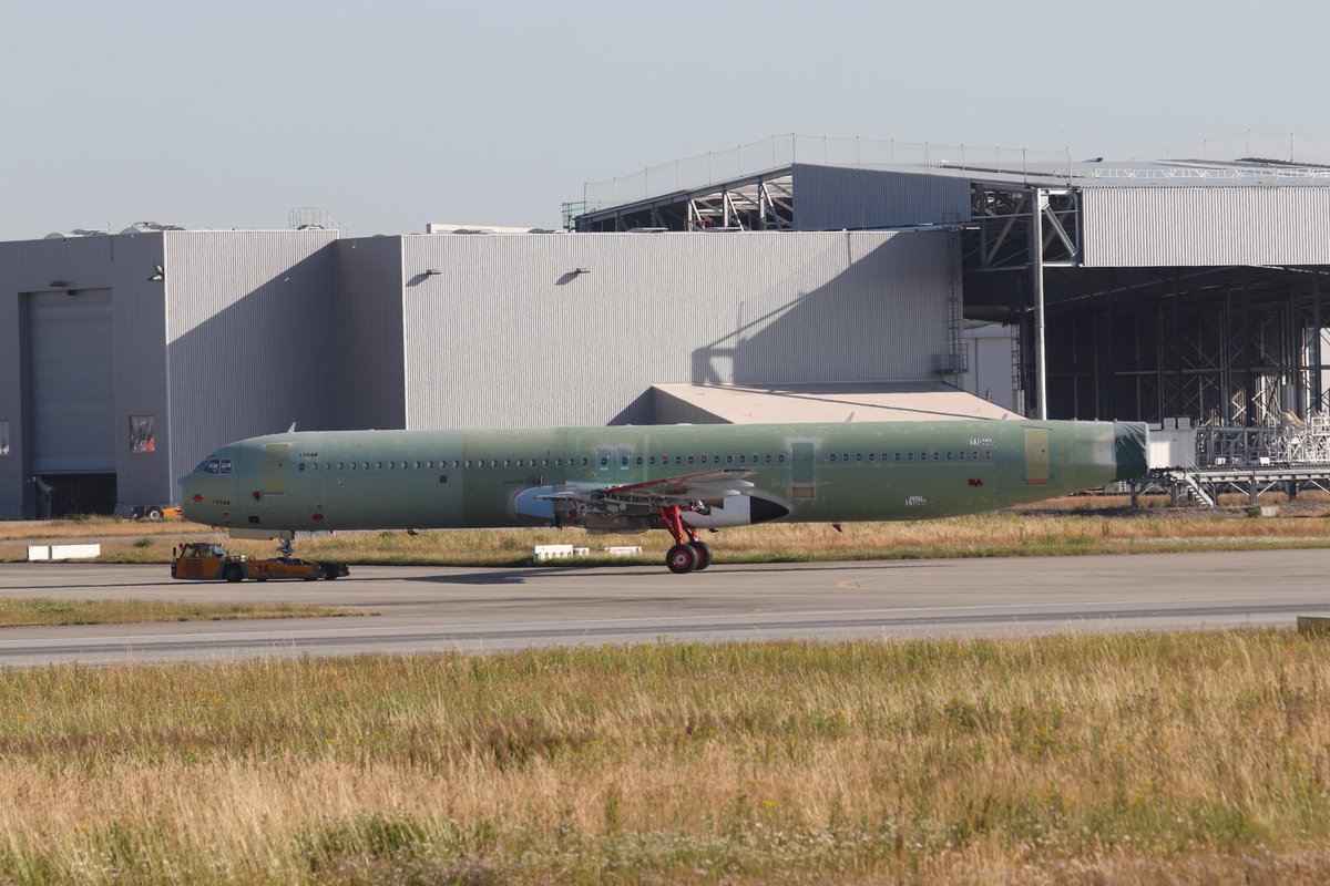 Tobias_Gudat's tweet image. the new  #A321 #Prototyp from #Airbus the #Hypertloop