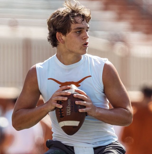 JermichaelF88's tweet photo. BOOM!!!  The sound heard around the country when @TXHRecruiting announced @ArchManning, the #1 2023 recruit, just became a @TexasLonghorns 

HOOK’EM   
Let’s GOOOOO!!!!

@CoachSark @UT4x_champs  @TexasFootball #elevaTEU https://t.co/8gUWlfgydL
