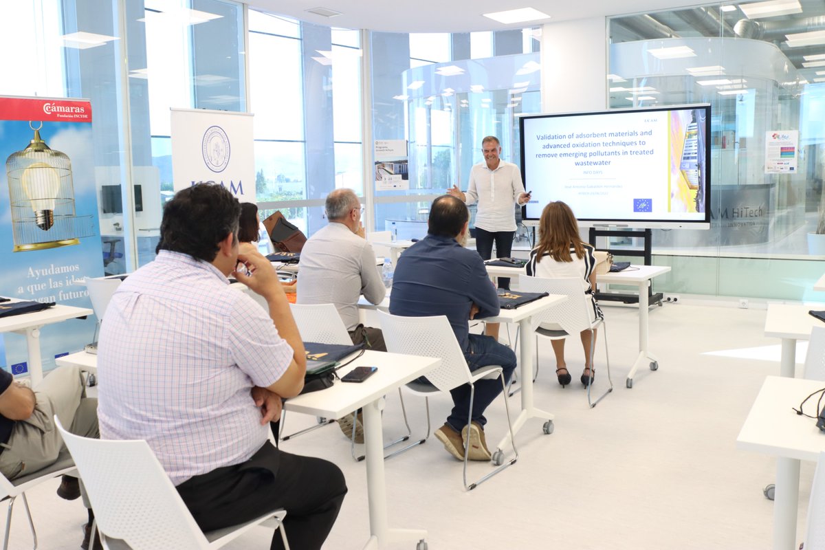 HitechUCAM's tweet photo. 🇪🇺💦Empresas e investigadores se reúnen en @HitechUCAM para conocer los resultados finales del proyecto @LIFE_CleanUp en sus infodays finales. Esta investigación ha conseguido depurar más del 90% de los contaminantes emergentes en aguas residuales con su prototipo semi-industrial https://t.co/nJSzBviOEd