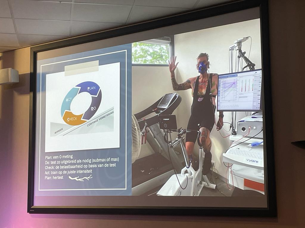 REACH symposium: Plan een #CPET, check, train op juiste intensiteit en plan een hertest - <a href="/Nicohofman/">Nico Hofman</a> over het startpunt van de training bij @marchanou, herstellende van #postintensivecaresyndroom #icu_reach @HvAUrbanVital <a href="/amsterdamumc/">Amsterdam UMC</a>