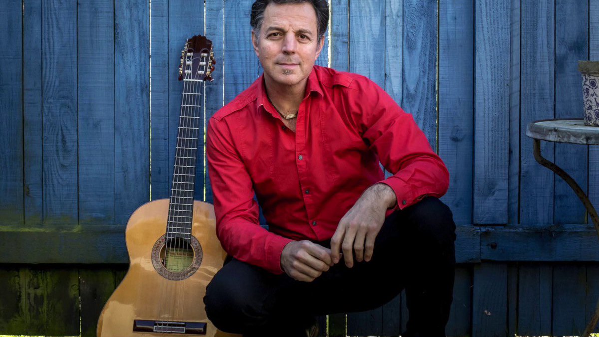 What’s on at Feria de Londres 2022? Find out on feriadelondres.com from Flamenco performers to dance schools, musicians and our favourite Spanish DJ! 1-3 July @ Guildhall Yard, London #feriadelondres