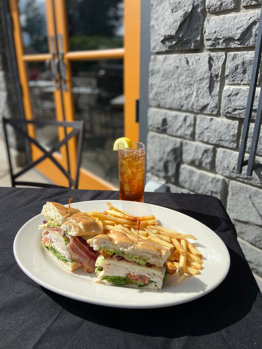 manzanagrill's tweet photo. When your lunch hunger sets in, turn to our oven roasted turkey, bacon &amp; avocado sandwich! https://t.co/uV6LImmWPS