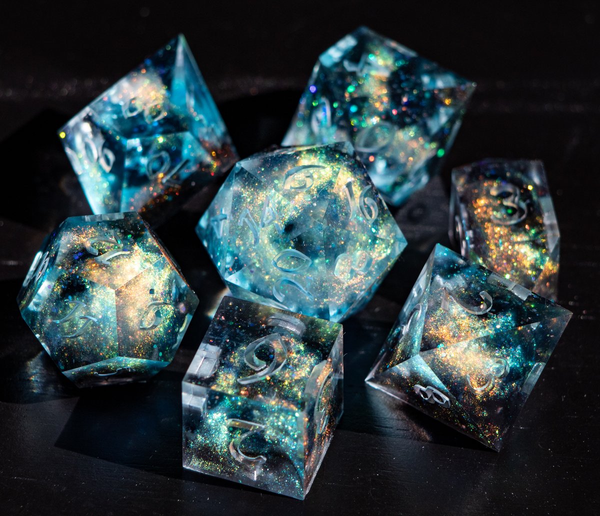 colorspraydice's tweet image. 💫𝔸𝕟𝕕𝕣𝕠𝕞𝕖𝕕𝕒💫

Brb, going to make 100 more versions of this set because omfg I can't believe I made these! #dice #DnD #dungeonsanddragons #ttrpg #handmadedice