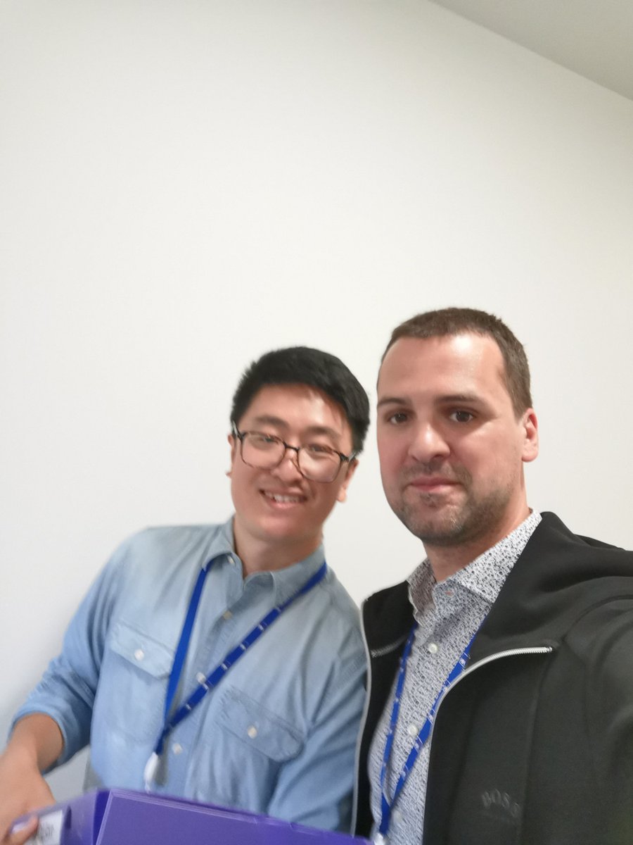 Merci à mon ami Xin Ma de s'être prêté ce matin  au jeu du REX sur le Fast Data chez Axa. Après le BBL de la semaine dernière sur la détection de fraude avec <a href="/gthomasIT/">Guillaume Thomas (aka Chups)</a>, c'est au moins 200 personnes à la DSI acculturées à nos sujets de data streaming 💪 #AXAGuildeDev <a href="/AXAJobs_fr/">AXA Jobs France</a>