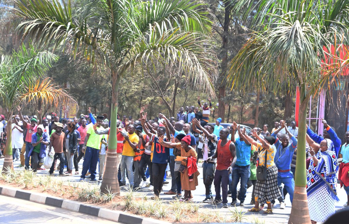 KagutaMuseveni's tweet image. I have arrived in Kigali, Rwanda for the 26th Commonwealth Heads of Government Meeting (CHOGM). I thank the people of Rwanda for the warm welcome. Murakoze Cyane!