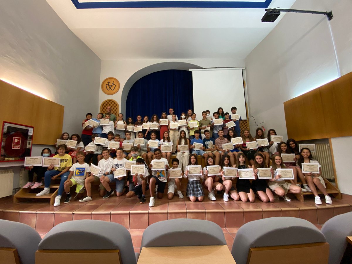 SSCCMiranda's tweet photo. Nuestro orgullo de primaria, nuestros mayores, final de curso, final de etapa… al año que viene vuelta a empezar, ¡¡pero podéis con todo!! Nos vemos por los patios. Orgullosos de vosotros #micoleSSCC #SomosSSCC #graduaciónsexto #finaldecurso https://t.co/I89zegNjdn