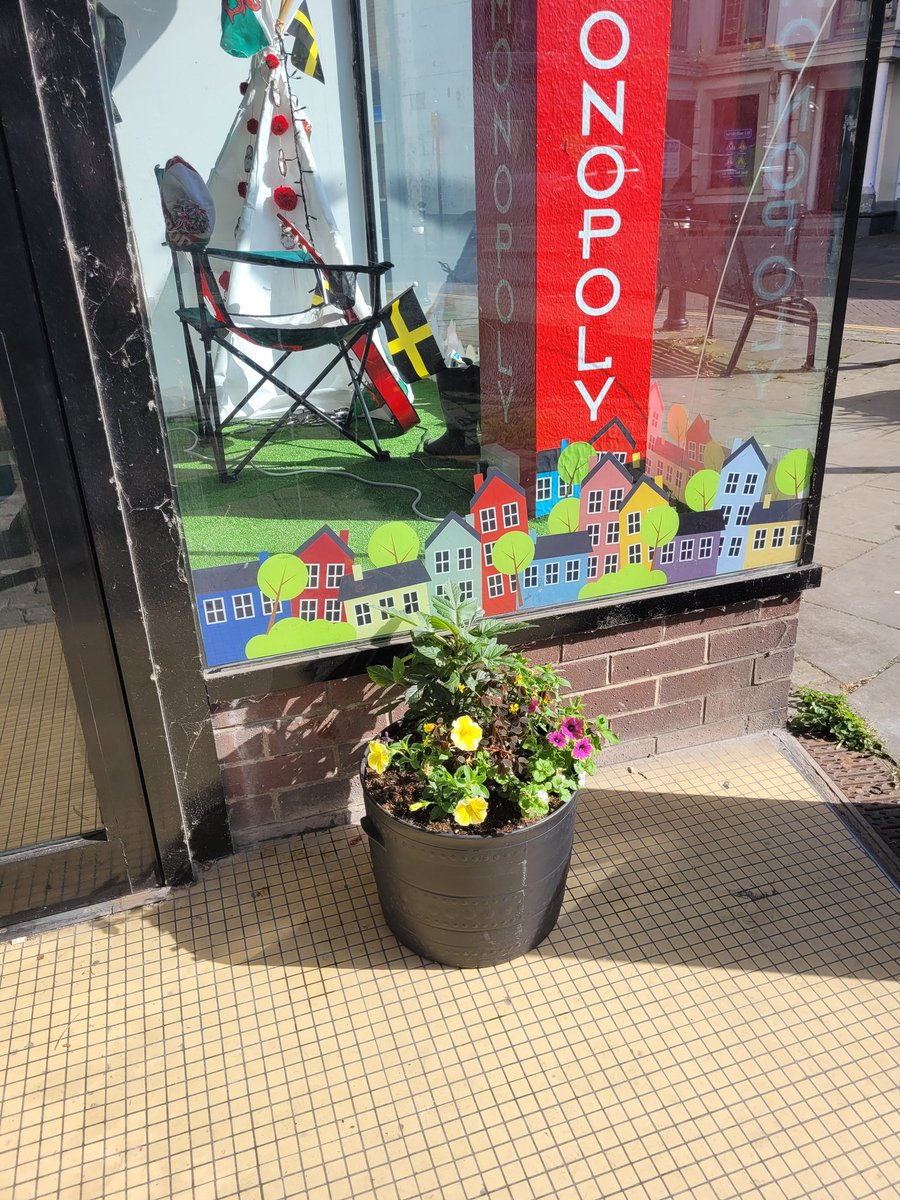 Denbighinbloom's tweet photo. Lovely to see our Pots for Shops scheme doing so well.
This year we've planted up and delivered 62 pots! 
Thank you to all the businesses who have supported us with this and helped make our town look blooming fabulous 😍
#Dinbych #Denbigh #Community #gardening #volunteers https://t.co/HA5odVkVPR