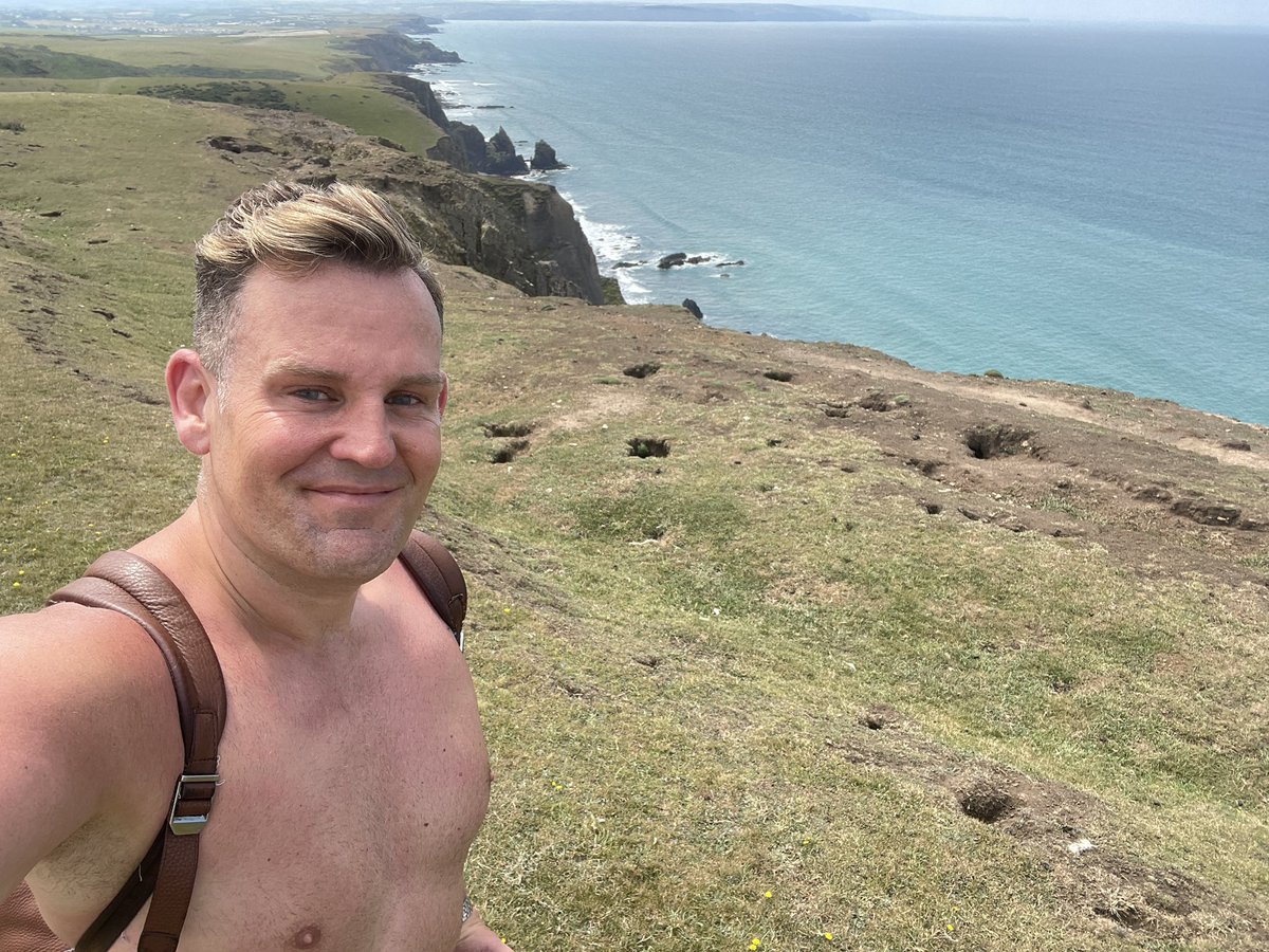 iandavidfarrell's tweet photo. Bude to duckpool (GCHQ bude) hike! Bloody beautiful! #solohiking #selfie #cornwall #bude #hiking #summertime #solotravel #coastalbeauty #walking #gettingatan https://t.co/pVfN0x3OCv