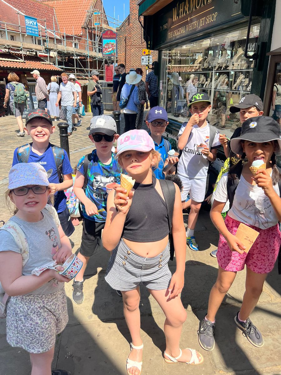 rothwellstmarys's tweet photo. Quick ice cream stop! #whitbylive https://t.co/cbAUwp2k3q