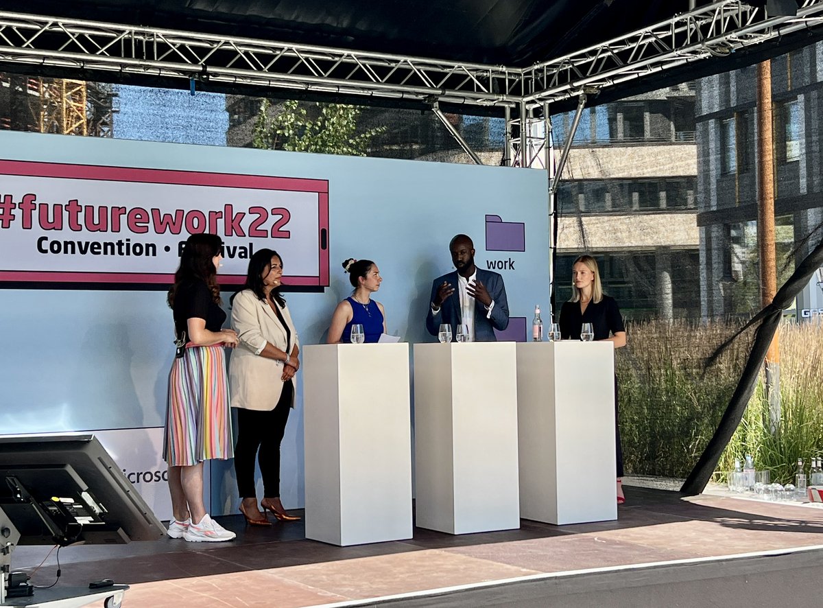 Authentizität und Empathie sind die Schlüsselbegriffe und vor allem die Werte, die der Arbeitswelt der Zukunft fehlen - spannendes Panel #germandream mit <a href="/DuezenTekkal/">Düzen Tekkal</a> <a href="/LenaRogl/">Magdalena Rogl</a> Pa Sinyan <a href="/VivienWysocki/">Vivien Wysocki</a> zu Chancen, Bildung und Partizipation. #futurework22 @DieBDA <a href="/MicrosoftDE/">Microsoft Germany</a>