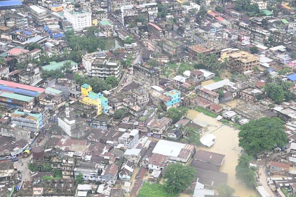 silcharliveIN's tweet photo. 72+ hours
2.8 lakh + people affected
No electricity
Drinking water problem
Emergency services hampered
Poor connectivity 

#Silchar needs National attention

@WIONews  @aajtak @republic @ndtv @ZeeNews @CarryMinati @SonuSood 
@pranabananda10 https://t.co/GYdVewT3dM