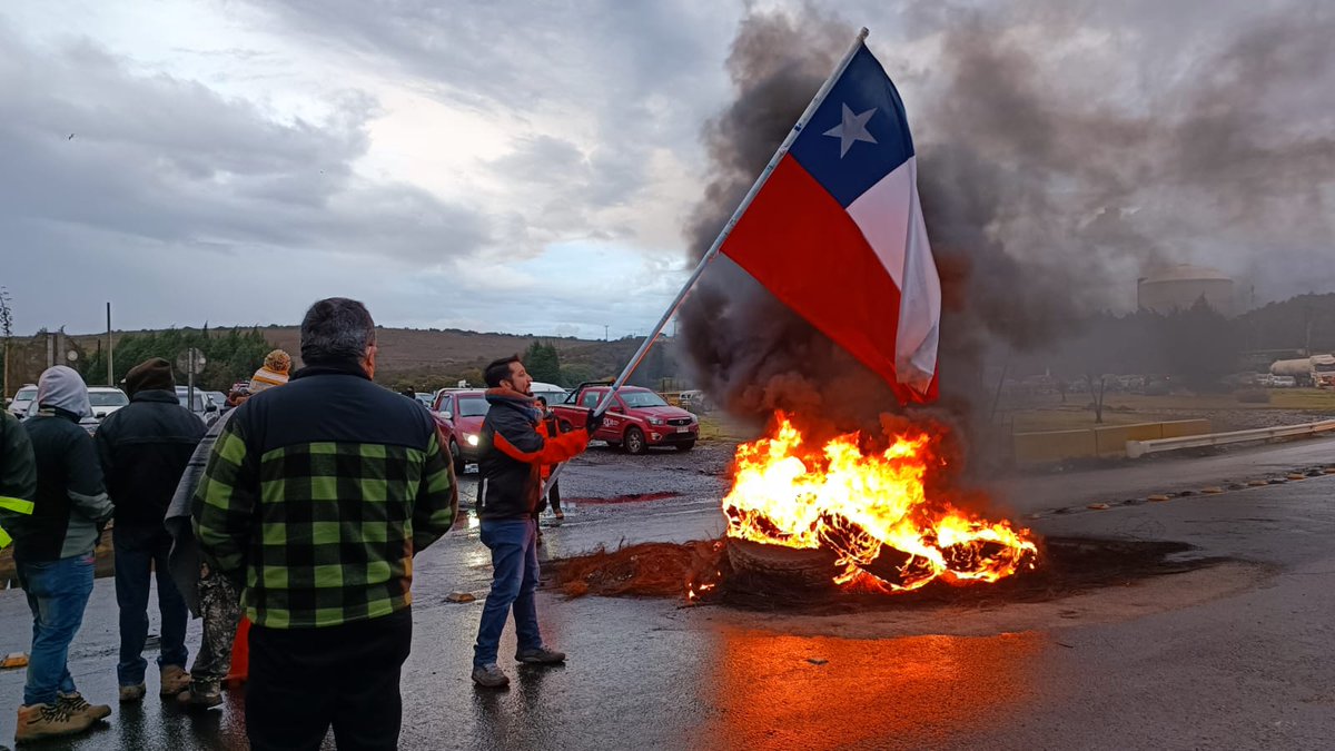 sinturve's tweet photo. La MOVILIZACIÓN es el camino, continúa la lucha #ElParoNoPara #inversionparaventanas https://t.co/Fwvt7fcFfx