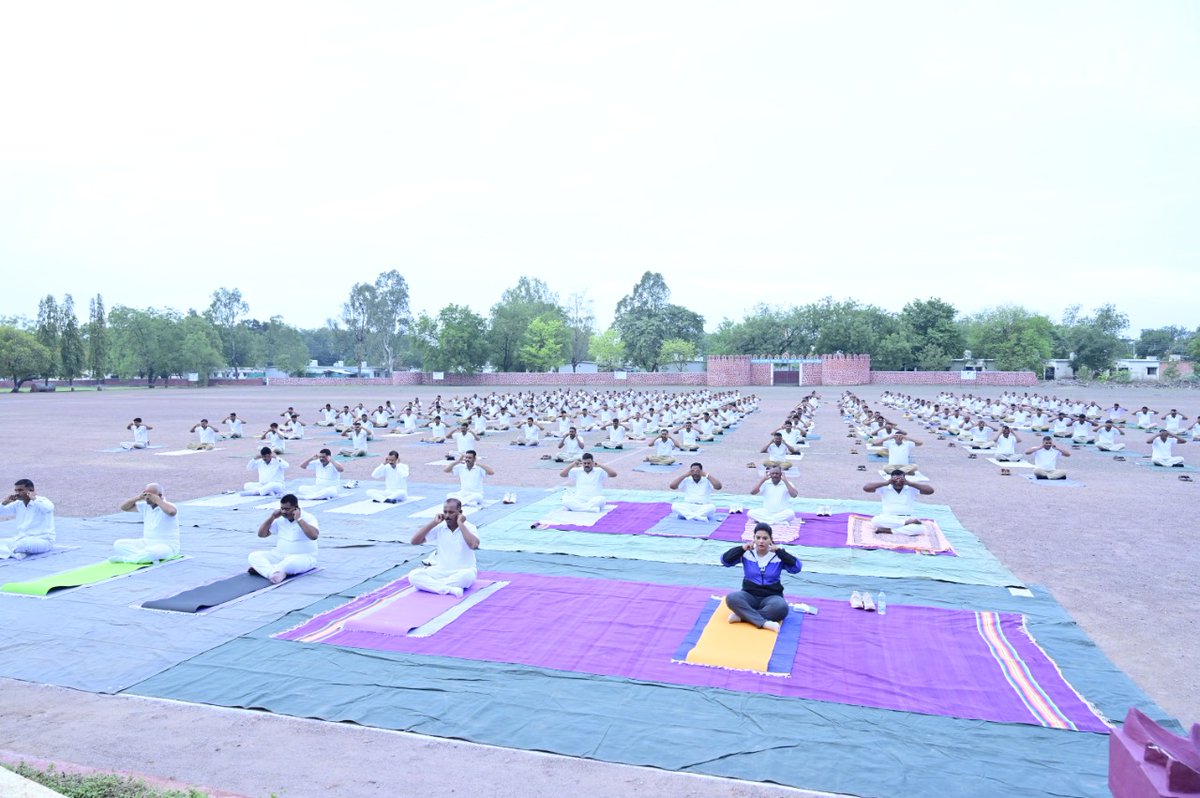 ArtofLivingYoga tweet picture