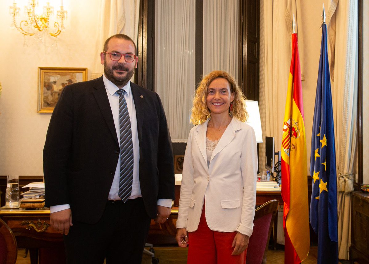 matarocat's tweet photo. #Mataró en lluita contra la #multireincidència. 

El @Congreso_ES ha aprovat avui la modificació de la llei per endurir el càstig als delinqüents que fan repetidament #petitsfurts . #Codipenal 

L'alcalde ha assistit al debat parlamentari i l'ha rebut la presidenta de la Cambra https://t.co/0r7VXbfz0d