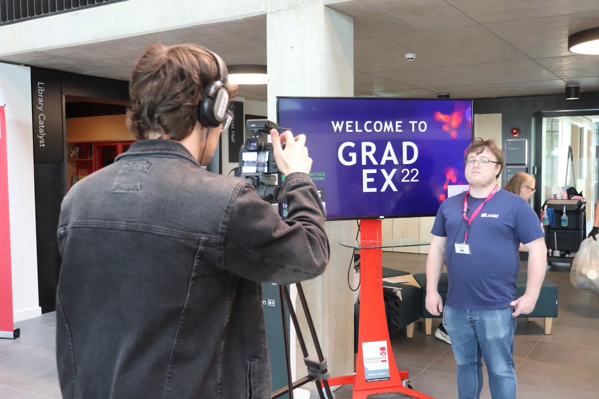 📣The GradEX22 portal is live!

The GradEX portal, which includes links to students’ LinkedIn profiles and portfolios, provides both students and employers with a platform to network and connect when they need to and will remain available to employers.

orlo.uk/ukW69