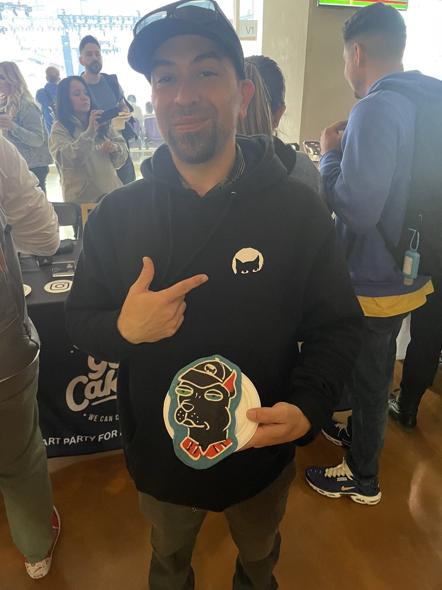 W0rmiOo's tweet photo. @daniaahanif @worldofwomennft @GetcakedLA hooked up my 🥞 of Rudy @veecon #GangGang https://t.co/qUHloDlJML
