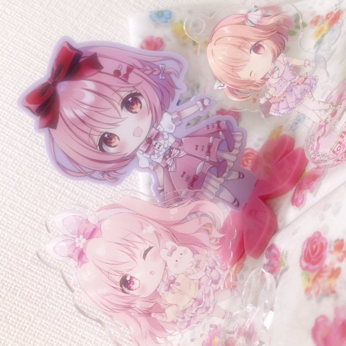 べりぃちゃんのアクスタ試作しました〜🥳手前はちぃかちゃんのティアたん🎀✨可愛いー!! 