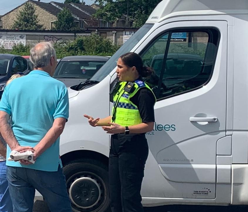 WYP_BatleySpen's tweet photo. As part of Safeguarding week Officers from Batley and Spen Neighbourhood Policing Team joined our partners Kirklees Community Plus at Tesco store, Cleckheaton on Tuesday. #WYSafeguardingWeek @WYP_HBrear https://t.co/1GXut3t9wl