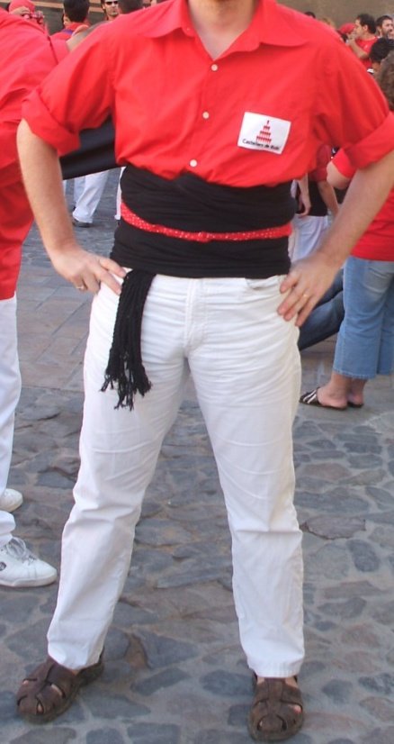 Ya tinc outfit per la Velada, català pur.
Salut!!