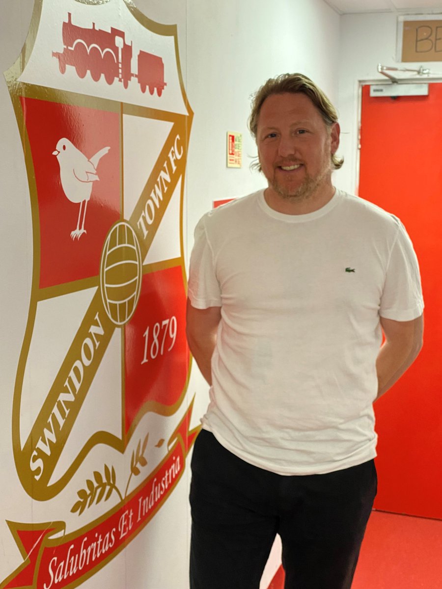 Official_STFC's tweet photo. 🤝 | Swindon Town are delighted to announce the arrival of Jamie Day as our new Assistant Coach!

Welcome to SN1, Jamie!

#STFC 🔴⚪️
https://t.co/kobaziazZN https://t.co/XwZ2tnrg5d