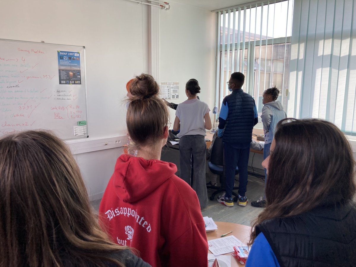 SCIENCES_URCA's tweet photo. Escape Game "math-tilda"
Le Laboratoire de Mathématiques de Reims (LMR) reçoit deux classes de 3e du collège Joliot-Curie de Reims.Merci aux partenaires
@INSMI_CNRS @CNRS_Centre_Est @AcReims @RccIut
@bureims @universitereims @Accustica
Pôle SNI, URCA
CReSTIC URCA
MEDyC URCA https://t.co/WSTY3FGNJ9