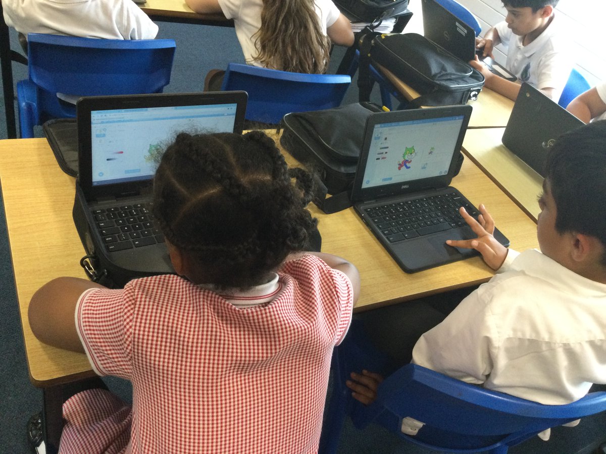 FeatherstoneY3's tweet photo. Today in year 3 we are practising changing the features of our sprite in computing using the scratch programme! https://t.co/GQogoGSIFz