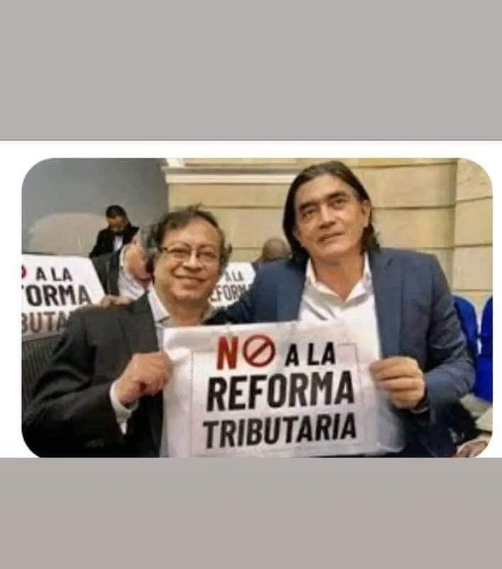 RafaNietoLoaiza's tweet photo. La reforma tributaria de Carrasquilla buscaba recaudar 23,4 billones. Por esa propuesta, que se hundió, Petro y la izquierda llamaron al paro e incendiaron y bloquearon el país con un costo inmenso.
!Ahora llegan al gobierno, proponen una reforma de 50 billones y nadie dice nada! https://t.co/b3DecQvHPx