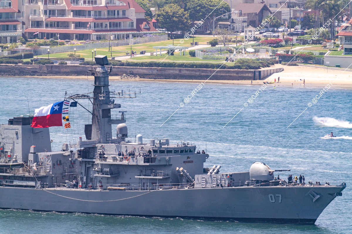 WarshipCam's tweet photo. Chilean Navy Type 23 Duke-class frigate Almirante Lynch (FF-07) (EX-HMS Grafton F80) leaving San Diego - June 22, 2022 #almirantelynch #ff07 @Armada_Chile
* photos courtesy of @cjr1321 https://t.co/i7hYSuJS11