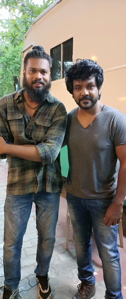 jeyharan's tweet photo. #Rudhran 1st look..🔥🔥 

Thank u Master 🙏🙏🙏@offl_Lawrence 

#ருத்ரன் #రుద్రుడు #ನಮ್ಮರುದ್ರ #രുദ്രൻ

In Theaters From Christmas 2022 📽️

#RudhranFirstLook #RudhranFromChristmas2022 https://t.co/3smGALXrx8