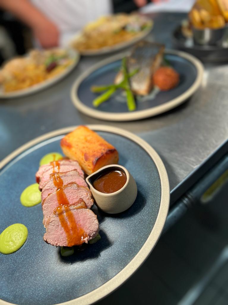 62 The Bank & Bar 62 tweet media