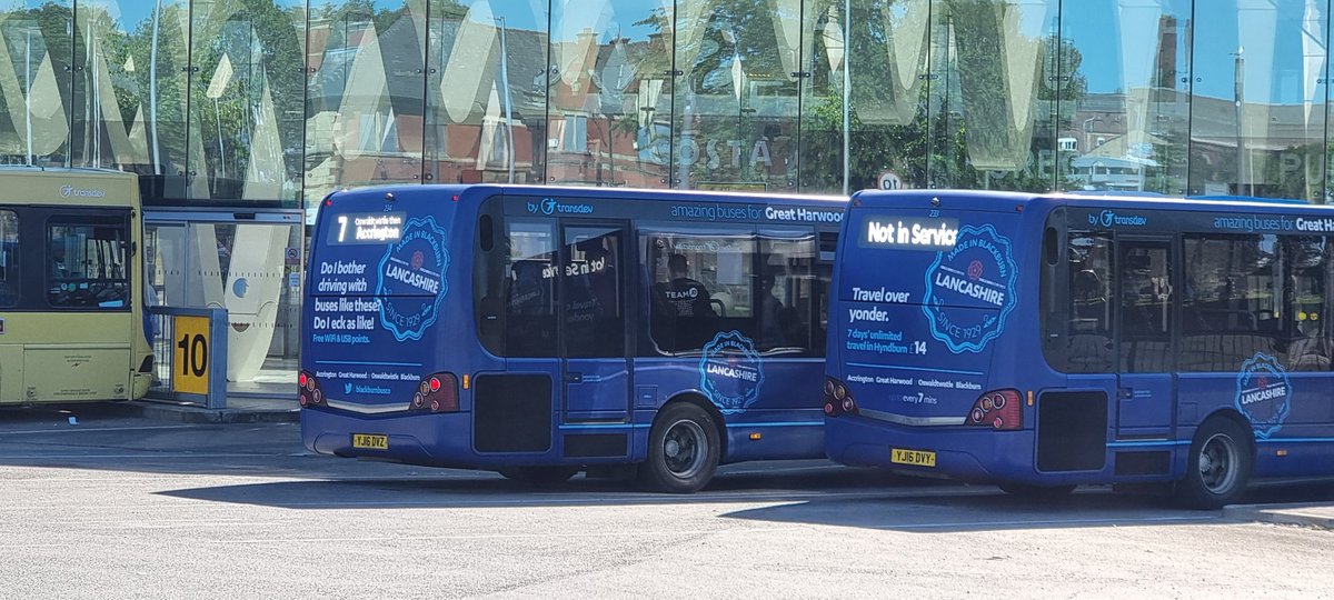 jaguarman12's tweet photo. Splendid trip to Blackburn via Todmorden yesterday. Smart fleet made the day amazing as always #backtobus #Blazefield @blackburnbusco @Rossobus https://t.co/JPLaahfwlc