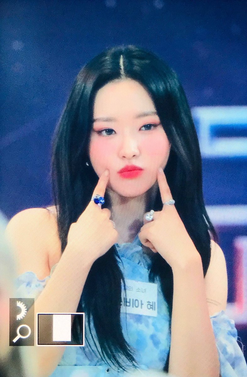 Hug_1113's tweet photo. 220623 프리뷰

#이달의소녀 #올리비아혜
#손혜주 #혜주
#LOONA #OliviaHye https://t.co/prWe2CObVj