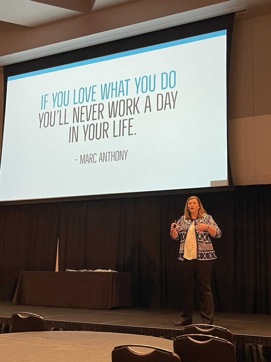 lesliegarakani's tweet image. Day 2 of TETL kicks off with our key note Dr. Jill Siler.  #TETL2022