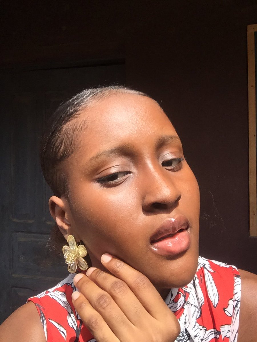 _olaedo__'s tweet photo. She’s a 10
She is me
I am She💆🏽‍♀️ https://t.co/bYMxUllE0J