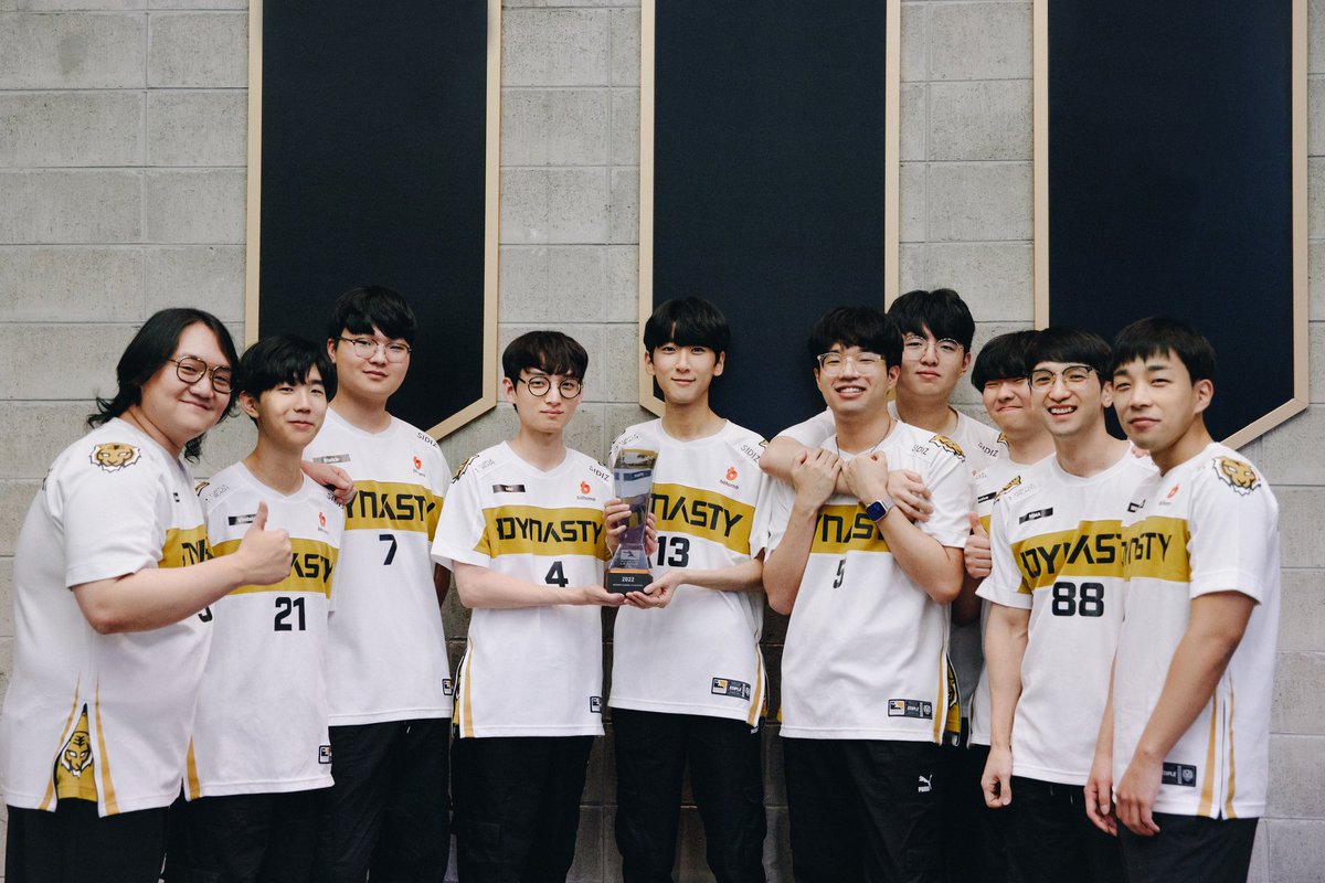 MMAinEsports's tweet photo. 드디어 별 달았습니다 ! 함께 이뤄낸 우리 선수들 스태프 너무 고맙고 다음목표는 🏅🏅 !! https://t.co/YQ9S5TU8Vo