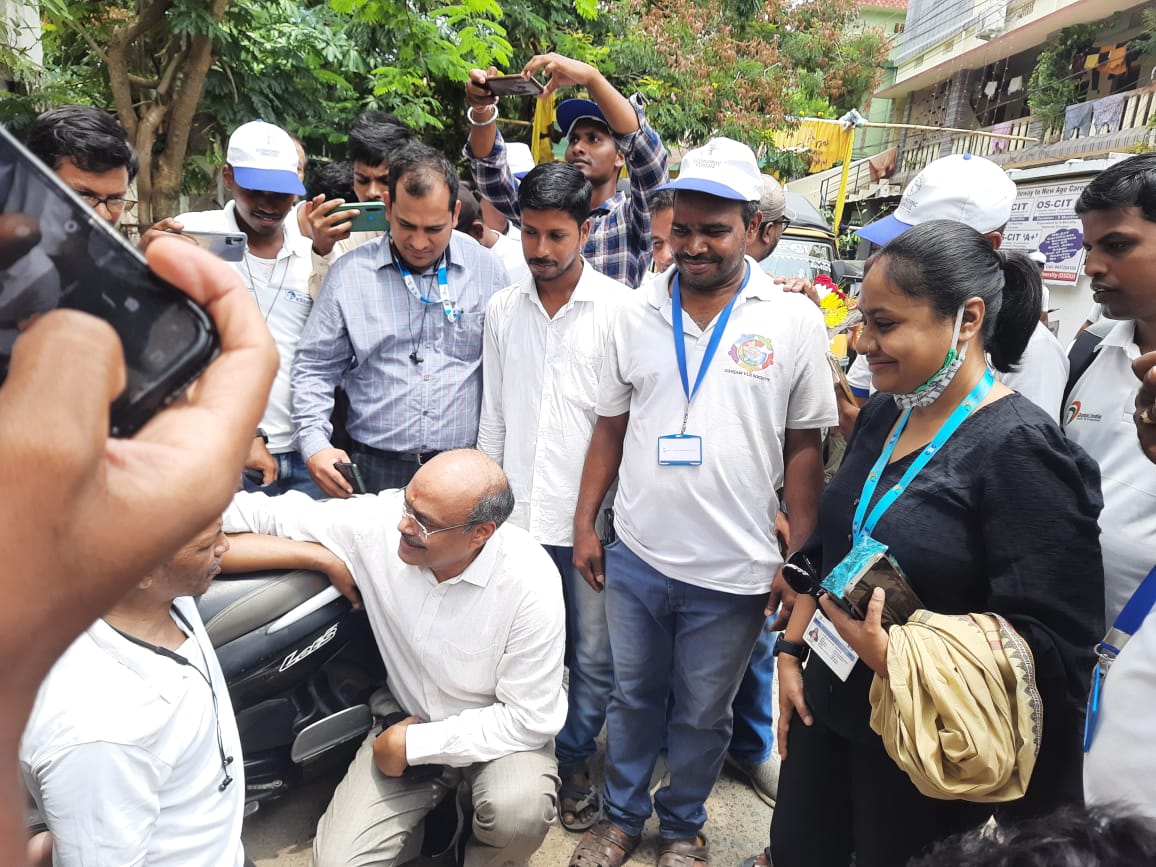 CEO Sir interacted with Divyang VLE Prasanta Kumar Nayak, Ganjam,Odisha.

<a href="/CSCegov_/">CSCeGov</a> <a href="/dintya15/">dinesh tyagi Retd IAS</a> <a href="/ceo_csc/">CEO_CSC e-Governance</a> <a href="/SwornaprabhaSi1/">Swornaprabha Singh</a>