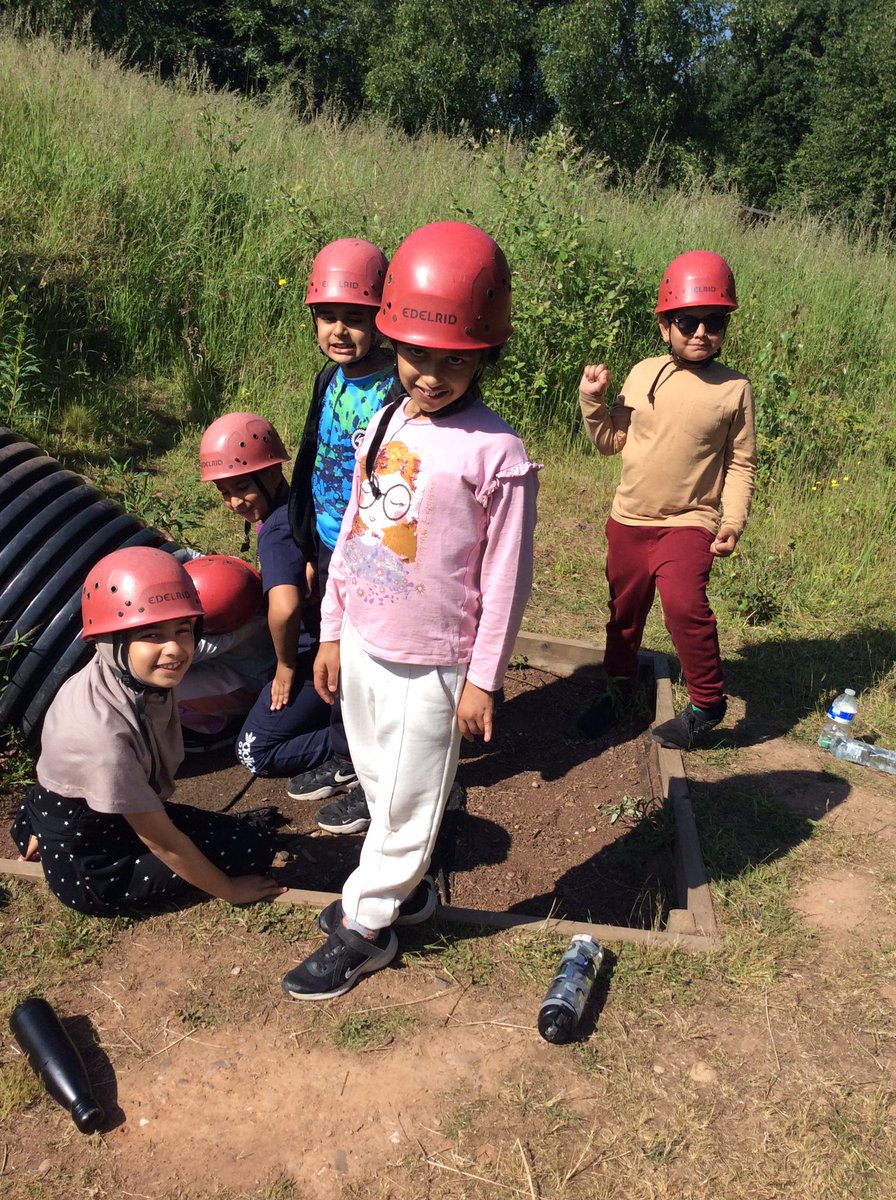 3jClass's tweet photo. Problem solving activities also helped us work on our teamwork skills 🏆 #restidential2022 @somerville_pri https://t.co/aovDaDAC5w