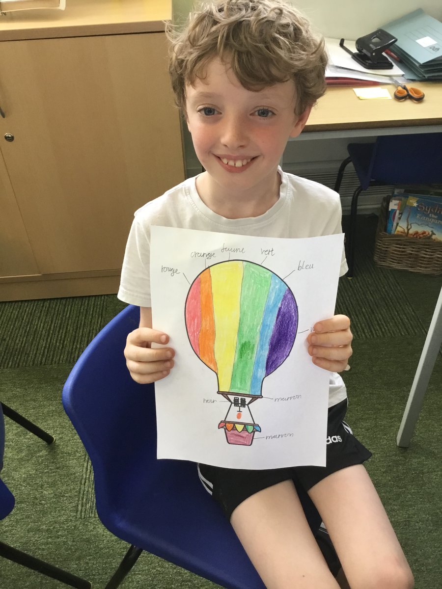 carltonj_i's tweet photo. MFL Week - With Mrs Nasur, Year 3 children enjoyed learning about the Montgolfier Brothers. They were able to design hot air balloons and wrote in French the colours they used to create their designs #MFLweek #France #OurWorld https://t.co/h3yLk575NN