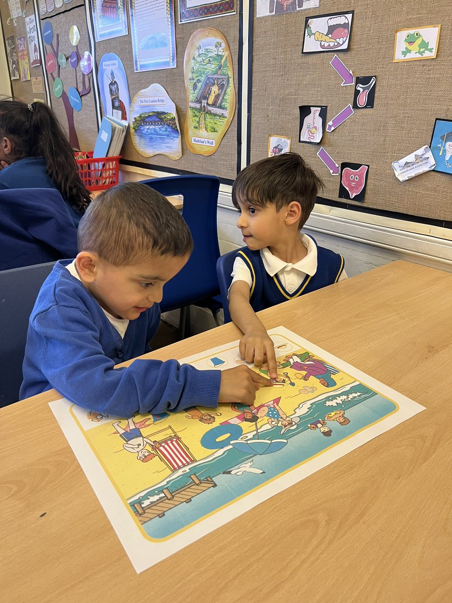 carltonj_i's tweet photo. MFL Week - EYFS children worked with Miss Zahid learning Spanish vocabulary  linked to the beach and then dancing to songs in Spanish #MFLweek #Spanish #Languages #Music https://t.co/tfLB8UVB5t